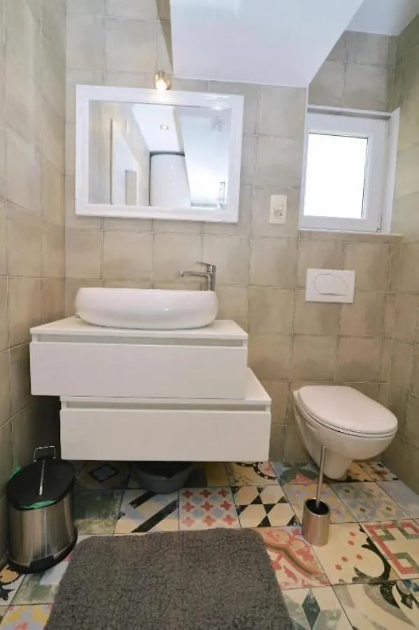 Apartments Knezgrad Lovran 0*,  Croatia