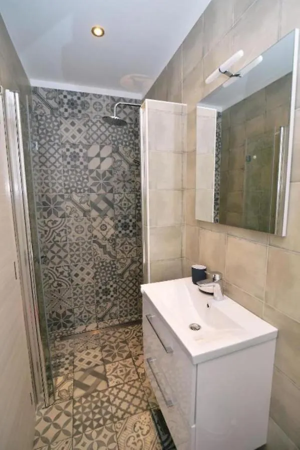 Apartments Knezgrad Laurana